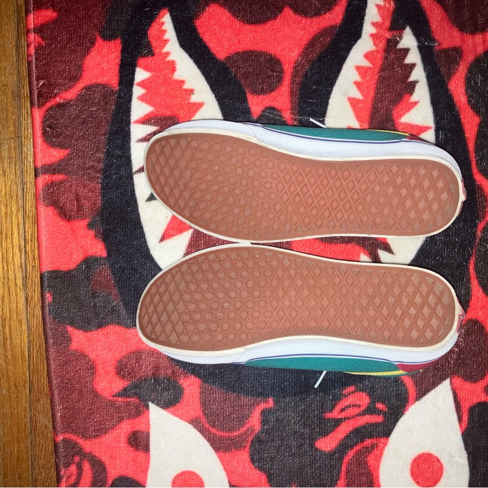 Vans - Picture 3 of 3